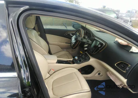 2015 Chrysler 200 C z USA, uszkodzony, nr VIN 1C3CCCCG5FN543052